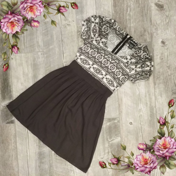 Wet Seal Dresses & Skirts - Geometric dress